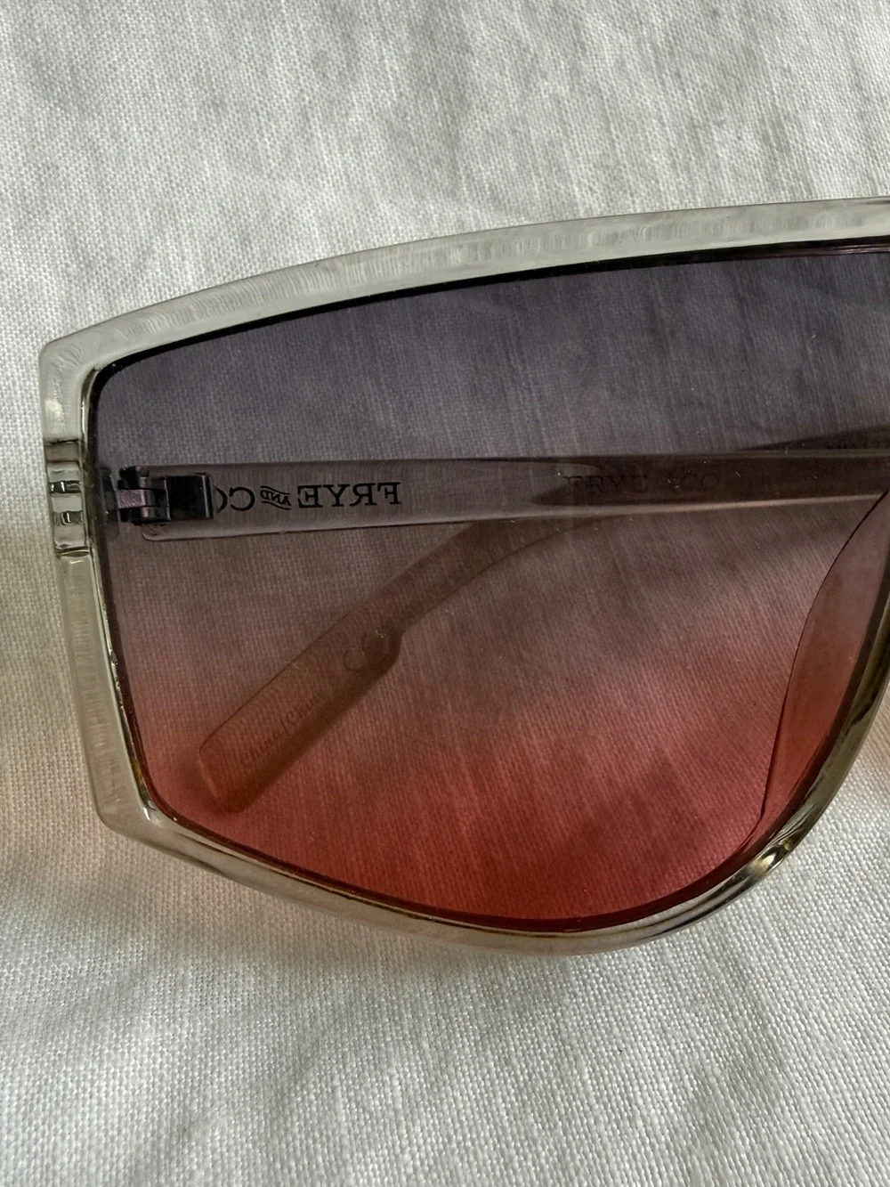 FRYE AND CO. Gradient Shield Sunglasses - Red and Gray